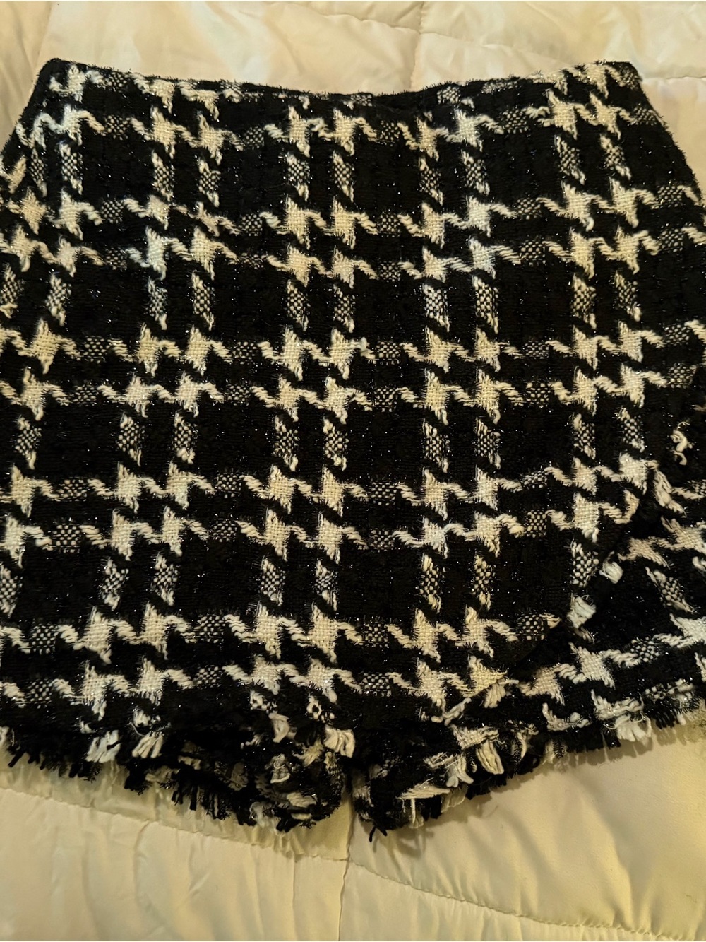 Versona Black & White Houndstooth Tweed Skort - Picture 2 of 8